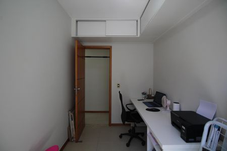 Quarto 1 de apartamento à venda com 3 quartos, 60m² em Taquara, Rio de Janeiro