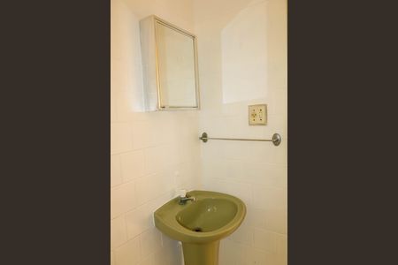 Apartamento para alugar com 65m², 2 quartos e sem vagaBanheiro