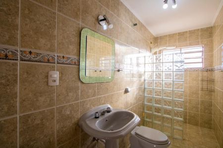 Casa para alugar com 162m², 3 quartos e 2 vagasBanheiro