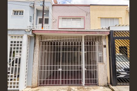 Casa à venda com 184m², 2 quartos e 1 vaga Casa à venda com 184m², 2 quartos e 1 vagaFachada