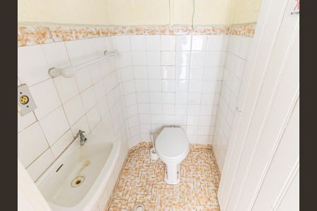 Casa à venda com 184m², 2 quartos e 1 vaga Casa à venda com 184m², 2 quartos e 1 vagaBanheiro de serviço