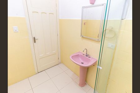 Casa à venda com 184m², 2 quartos e 1 vaga Casa à venda com 184m², 2 quartos e 1 vagaBanheiro