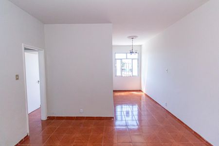 Apartamento para alugar com 74m², 2 quartos e sem vagaSala
