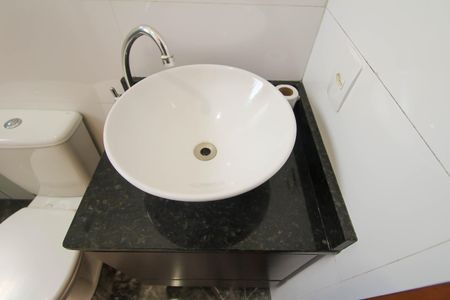 Banheiro de apartamento para alugar com 1 quarto, 40m² em Vila Divina Pastora, São Paulo