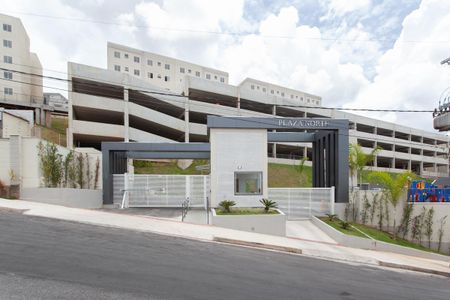 Apartamento à venda com 45m², 2 quartos e 1 vaga Apartamento à venda com 45m², 2 quartos e 1 vagaFachada