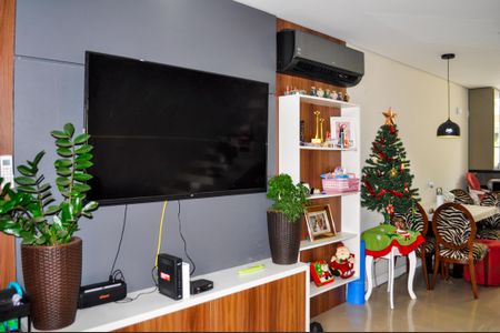 Casa de condomínio à venda com 75m², 3 quartos e 2 vagas