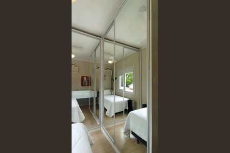 Casa de condomínio à venda com 75m², 3 quartos e 2 vagas