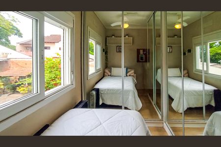 Casa de condomínio à venda com 75m², 3 quartos e 2 vagas