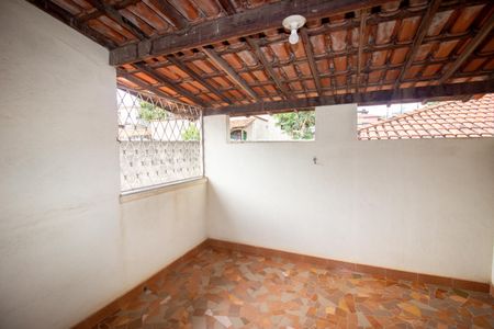 Varanda da Sala de casa à venda com 3 quartos, 250m² em Nacional, Contagem