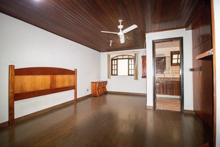 Casa à venda com 200m², 3 quartos e 2 vagasQuarto 2 - Suíte