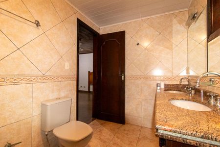 Casa à venda com 200m², 3 quartos e 2 vagasBanheiro da Suíte 1