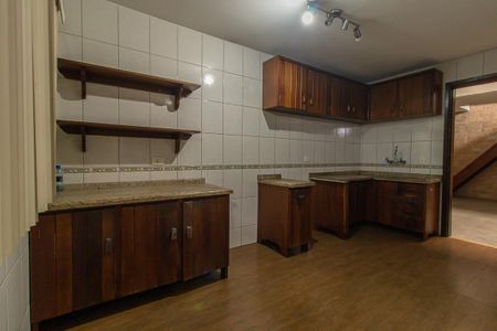 Casa à venda com 200m², 3 quartos e 2 vagasCozinha - Armários