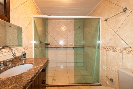 Casa à venda com 200m², 3 quartos e 2 vagasBanheiro da Suíte 1