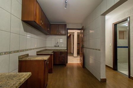 Casa à venda com 200m², 3 quartos e 2 vagasCozinha - Armários