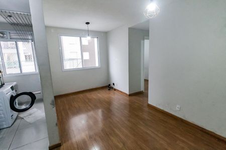 Sala de apartamento para alugar com 2 quartos, 42m² em Jardim Monte Alegre, Taboão da Serra