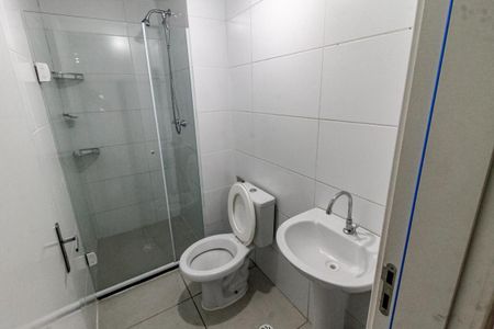 Banheiro de apartamento para alugar com 2 quartos, 42m² em Jardim Monte Alegre, Taboão da Serra
