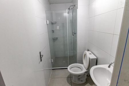 Banheiro de apartamento para alugar com 2 quartos, 42m² em Jardim Monte Alegre, Taboão da Serra