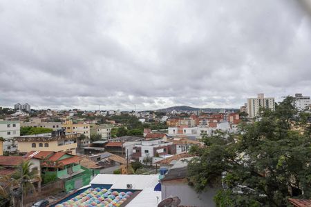Sala - Vista de apartamento à venda com 2 quartos, 64m² em Heliópolis, Belo Horizonte