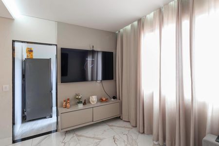 Sala                de apartamento à venda com 2 quartos, 64m² em Heliópolis, Belo Horizonte