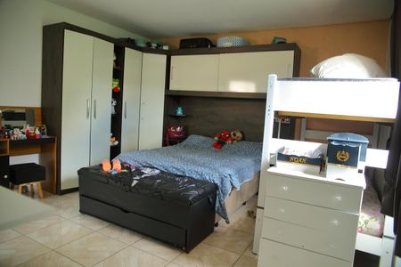 Casa à venda com 198m², 2 quartos e 4 vagasQuarto casa 1 