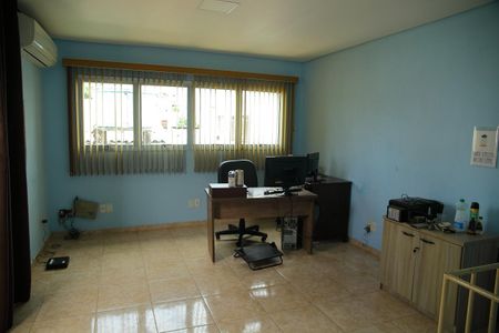 Casa à venda com 198m², 2 quartos e 4 vagasEdícula/escritório 