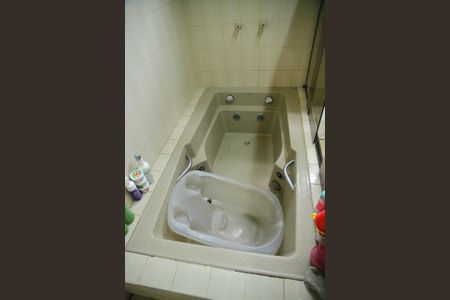 Casa à venda com 198m², 2 quartos e 4 vagasBanheiro casa 2 