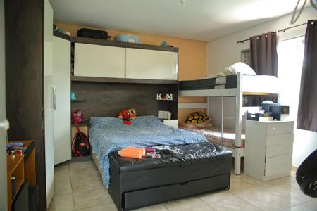 Casa à venda com 198m², 2 quartos e 4 vagasQuarto casa 1 