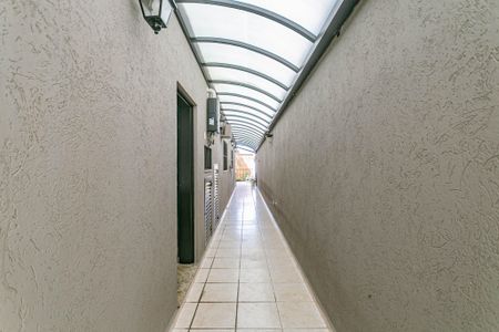 Casa à venda com 338m², 3 quartos e 6 vagasCorredor