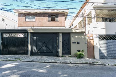 Casa à venda com 338m², 3 quartos e 6 vagasFachada