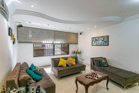 Sala de casa à venda com 3 quartos, 338m² em Vila Gumercindo, São Paulo