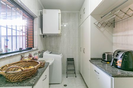 Casa à venda com 338m², 3 quartos e 6 vagasÁrea de Serviço