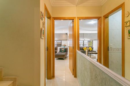 Casa à venda com 338m², 3 quartos e 6 vagasCorredor