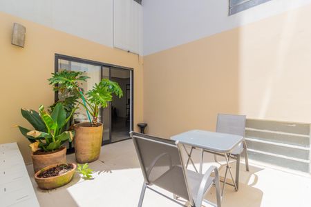 Apartamento para alugar com 60m², 1 quarto e sem vagaQuintal