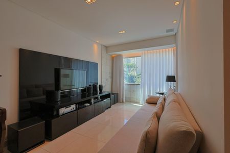 Apartamento à venda com 100m², 3 quartos e 2 vagasSala