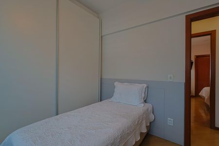 Apartamento à venda com 100m², 3 quartos e 2 vagasQuarto 2