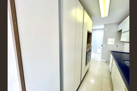 Apartamento para alugar com 83m², 2 quartos e 2 vagas