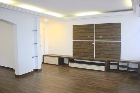 Casa para alugar com 322m², 3 quartos e 4 vagasSala