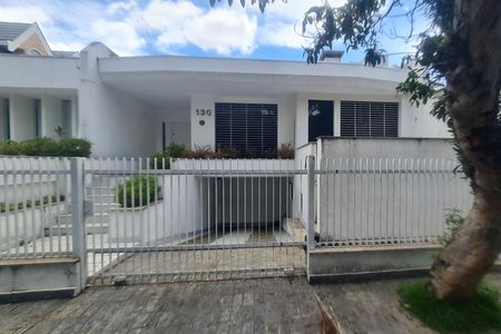 Casa para alugar com 322m², 3 quartos e 4 vagasFachada do imóvel