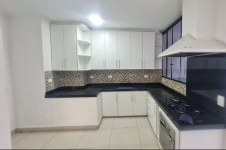 Casa para alugar com 322m², 3 quartos e 4 vagasCozinha