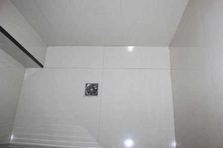 Casa para alugar com 322m², 3 quartos e 4 vagasBanheiro da garagem