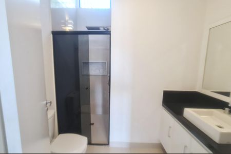 Casa para alugar com 322m², 3 quartos e 4 vagasBanheiro da Suíte 1