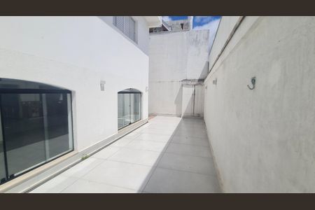 Casa para alugar com 322m², 3 quartos e 4 vagasQuintal