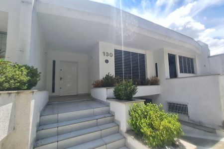 Casa para alugar com 322m², 3 quartos e 4 vagasFachada interna do imóvel