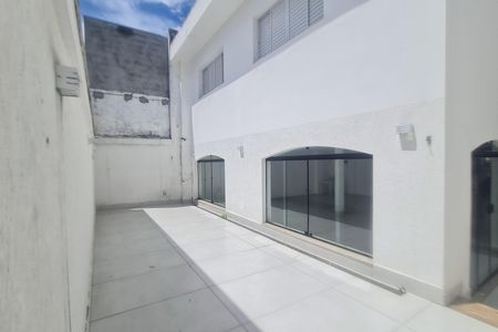 Casa para alugar com 322m², 3 quartos e 4 vagasQuintal