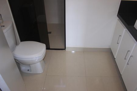 Casa para alugar com 322m², 3 quartos e 4 vagasBanheiro da Suíte 1