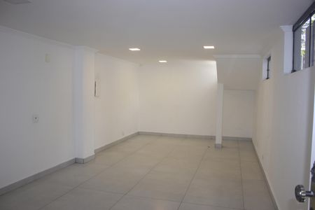 Casa para alugar com 322m², 3 quartos e 4 vagasDepósito da garagem