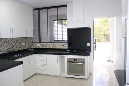 Casa para alugar com 322m², 3 quartos e 4 vagasCozinha