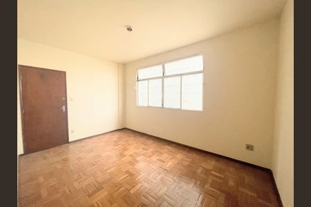 Sala de apartamento à venda com 2 quartos, 64m² em Carlos Prates, Belo Horizonte