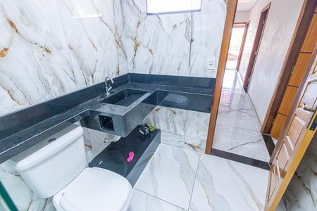 Casa à venda com 140m², 3 quartos e 2 vagas Casa à venda com 140m², 3 quartos e 2 vagasBanheiro Social