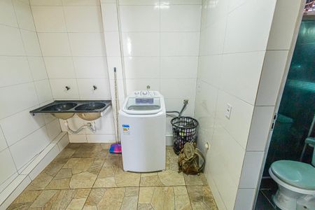 Casa à venda com 140m², 3 quartos e 2 vagas Casa à venda com 140m², 3 quartos e 2 vagasÁrea de Serviço